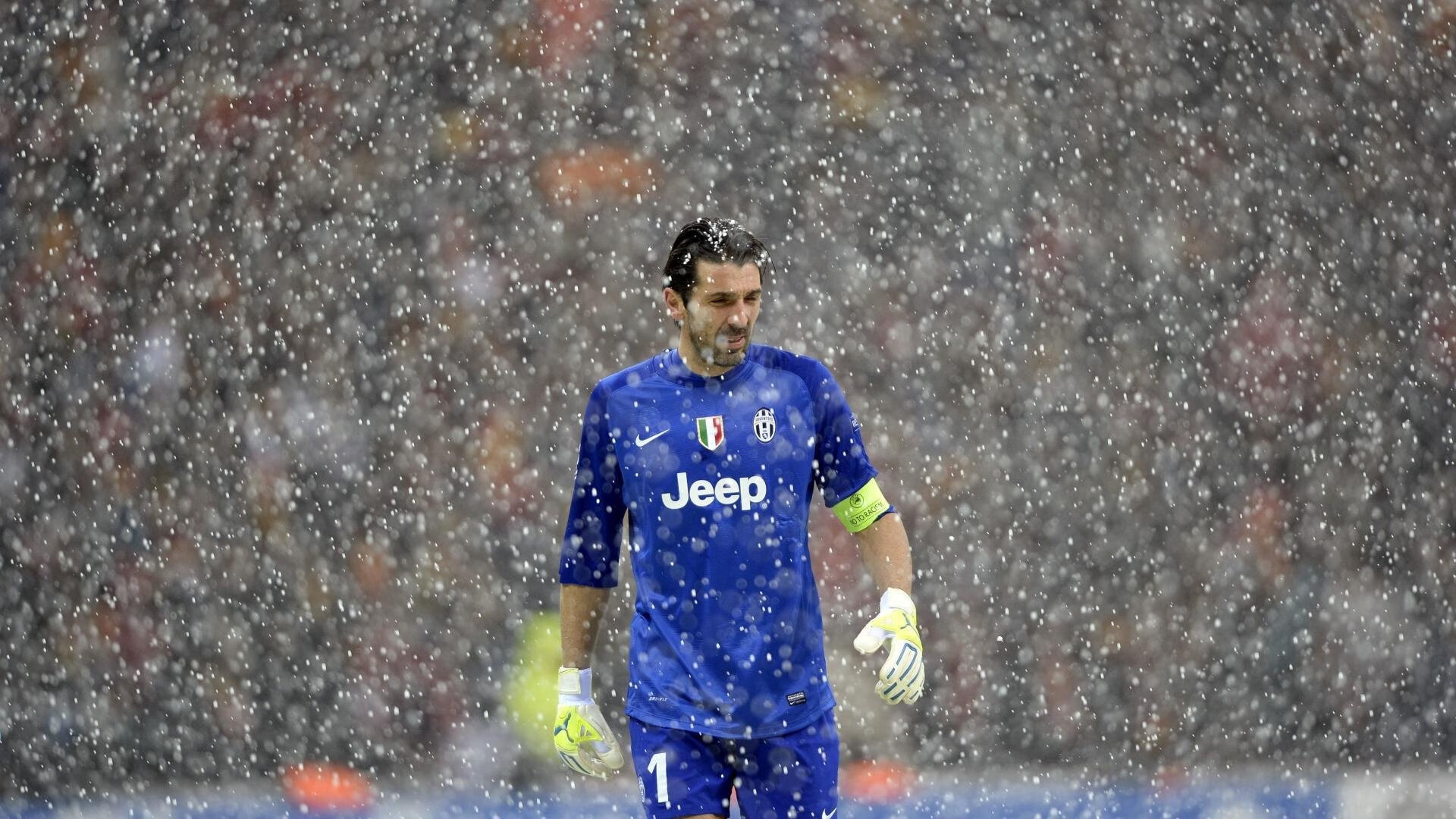 JackeyLove迎来七赛季高光表现，法国队球迷沸腾！